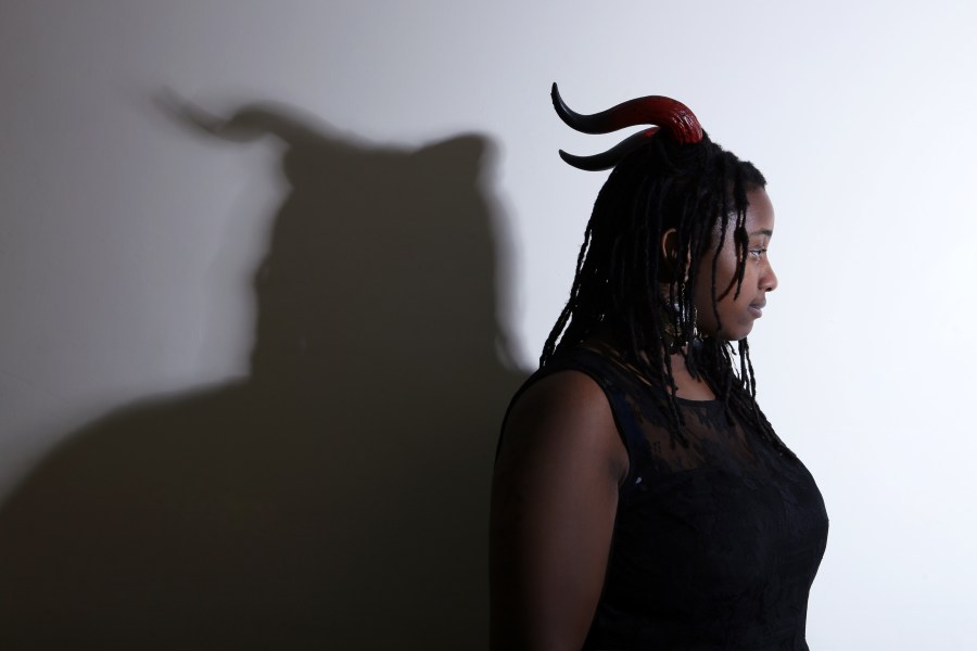 RS profile with horned shadow